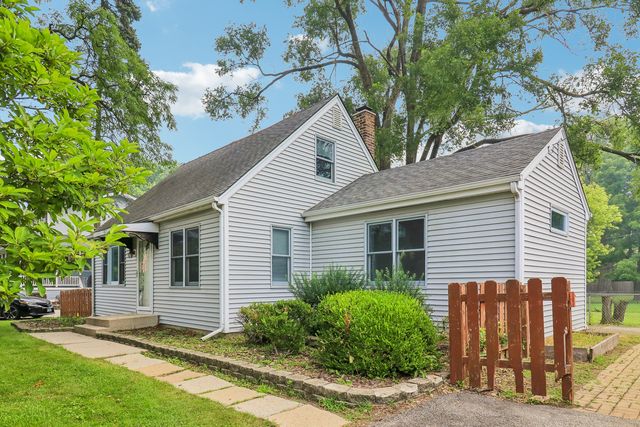 4811 Roslyn Road, Downers Grove, IL 60515