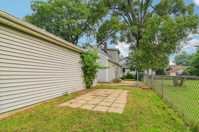 4811 Roslyn Road, Downers Grove, IL 60515