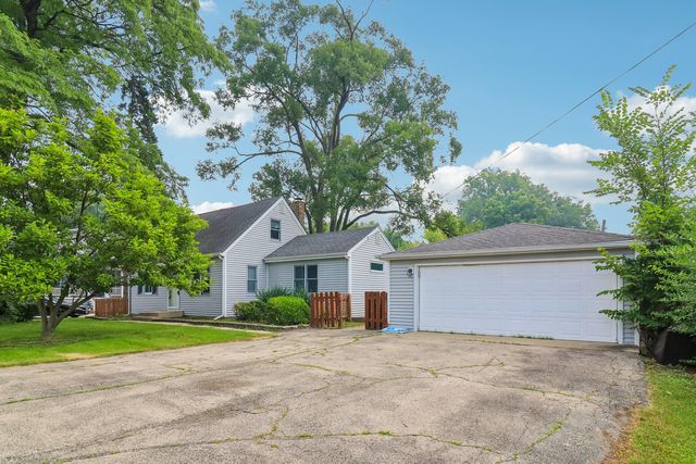 4811 Roslyn Road, Downers Grove, IL 60515