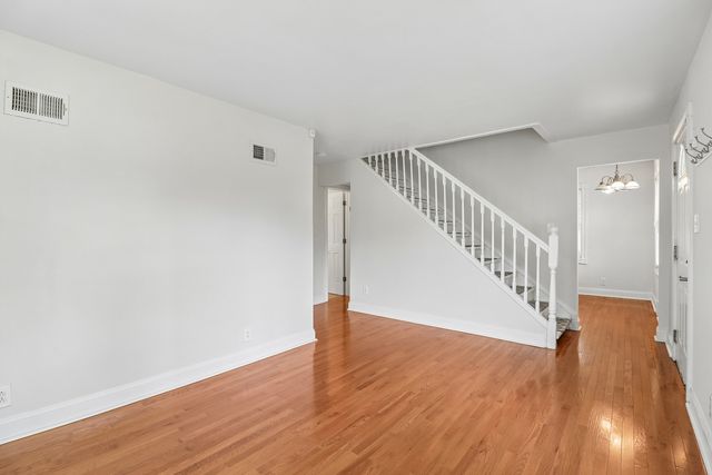 4811 Roslyn Road, Downers Grove, IL 60515