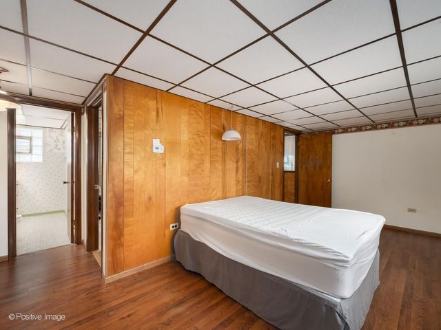 10615 S Albany Avenue, Chicago, IL 60655