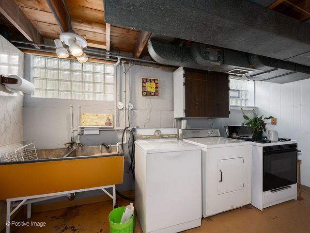 10615 S Albany Avenue, Chicago, IL 60655