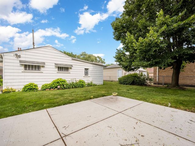 10615 S Albany Avenue, Chicago, IL 60655