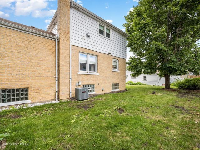 10615 S Albany Avenue, Chicago, IL 60655