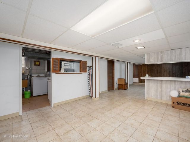 10615 S Albany Avenue, Chicago, IL 60655