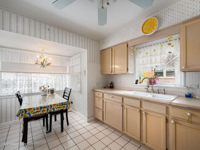 10615 S Albany Avenue, Chicago, IL 60655