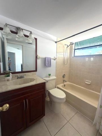 3639 NW 6th St 3639, Deerfield Beach, FL 33442