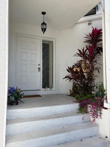 3639 NW 6th St 3639, Deerfield Beach, FL 33442