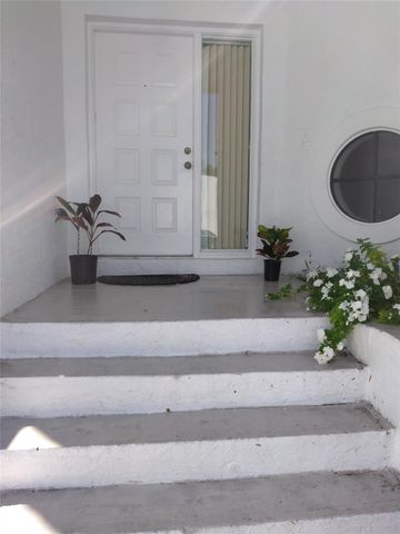 3639 NW 6th St 3639, Deerfield Beach, FL 33442