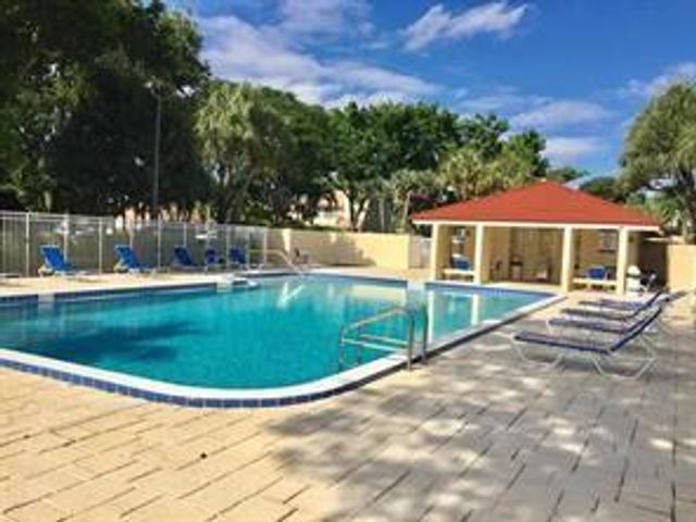 3639 NW 6th St 3639, Deerfield Beach, FL 33442