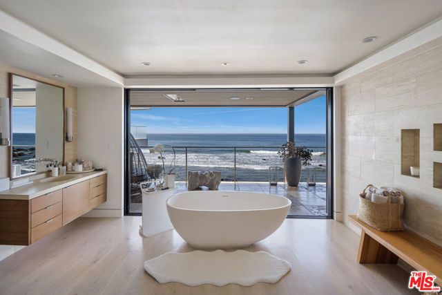 31504 Victoria Point Road, Malibu, CA 90265