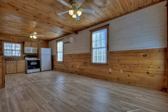 1595 Tennis Court Road, Blue Ridge, GA 30513