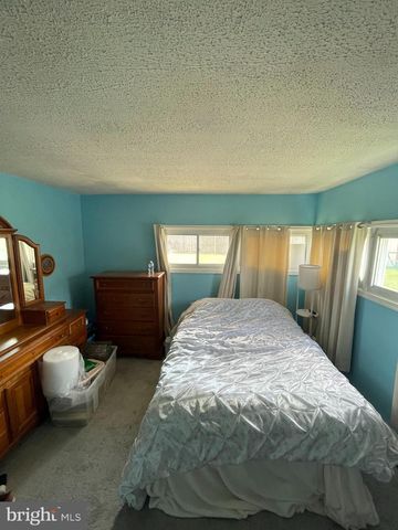 3 LILAC LN, Levittown, PA 19054