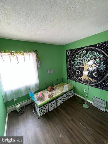 3 LILAC LN, Levittown, PA 19054