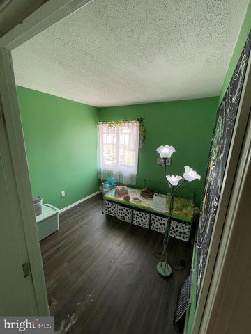 3 LILAC LN, Levittown, PA 19054