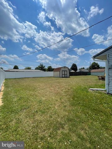 3 LILAC LN, Levittown, PA 19054