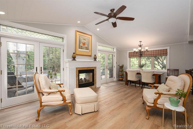 29090 Kendallwood Drive, Farmington, MI 48334