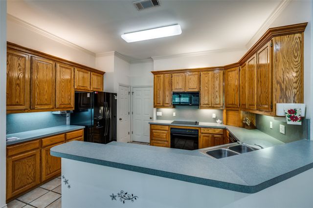7457 Somerset Lane, Aubrey, TX 76227