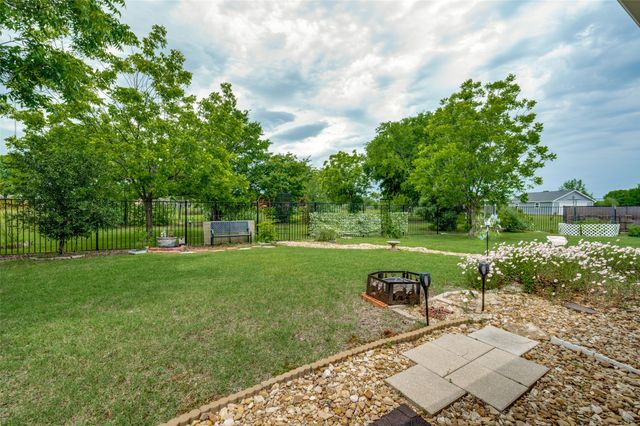 7457 Somerset Lane, Aubrey, TX 76227