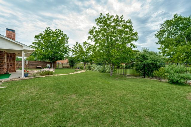 7457 Somerset Lane, Aubrey, TX 76227