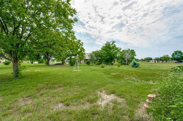 7457 Somerset Lane, Aubrey, TX 76227
