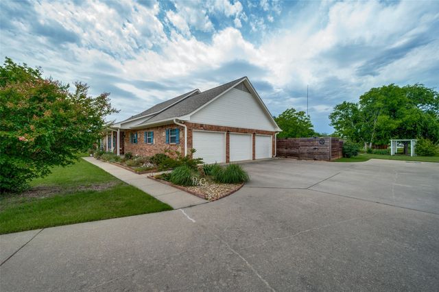 7457 Somerset Lane, Aubrey, TX 76227