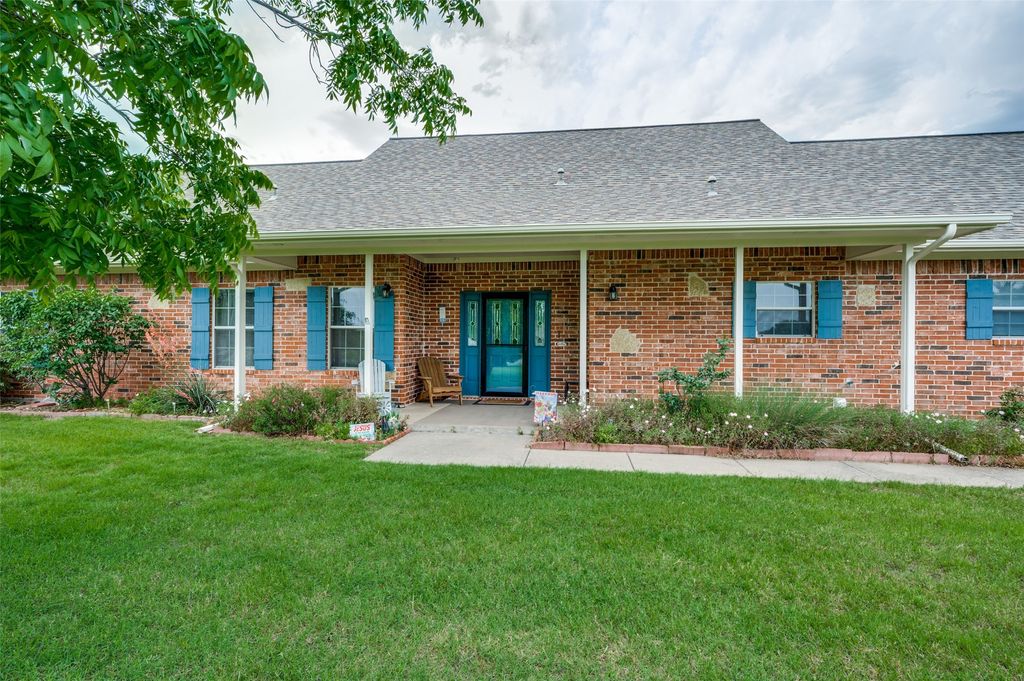 7457 Somerset Lane, Aubrey, TX 76227