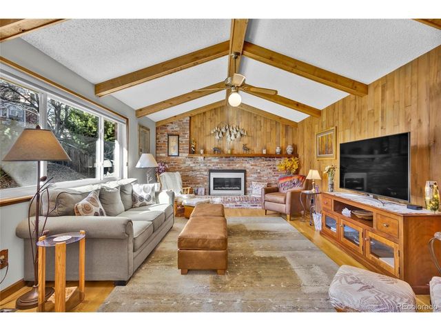 10909 E Maplewood Dr, Englewood, CO 80111