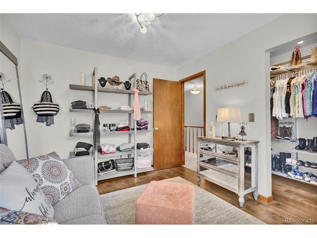 10909 E Maplewood Dr, Englewood, CO 80111