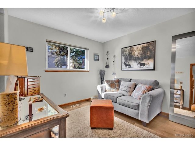 10909 E Maplewood Dr, Englewood, CO 80111