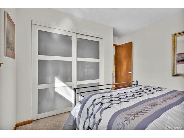 10909 E Maplewood Dr, Englewood, CO 80111