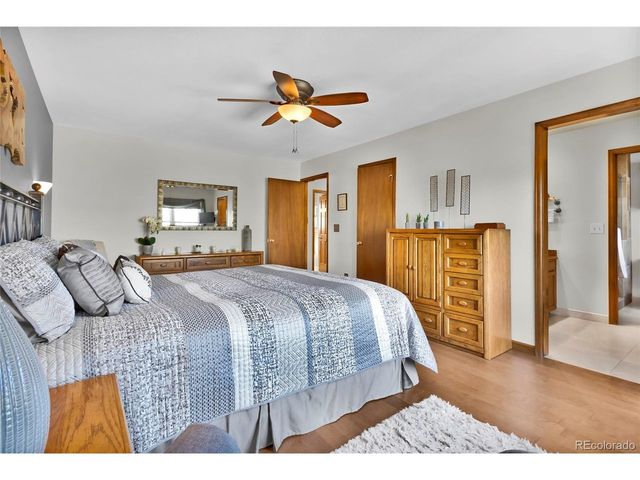 10909 E Maplewood Dr, Englewood, CO 80111