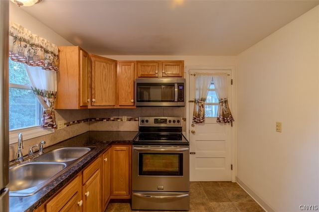 306 Carlton Drive, Syracuse, NY 13214
