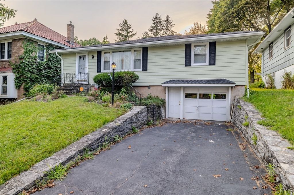 306 Carlton Drive, Syracuse, NY 13214