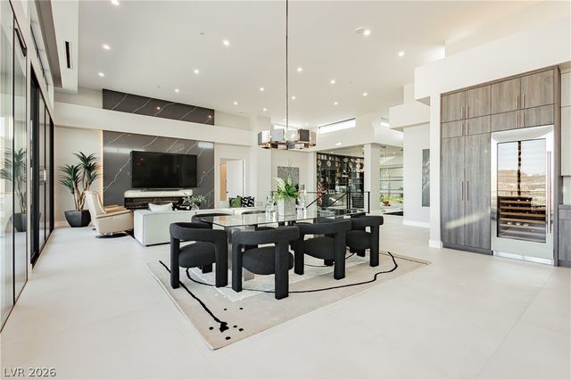658 Dragon Peak Drive, Henderson, NV 89012