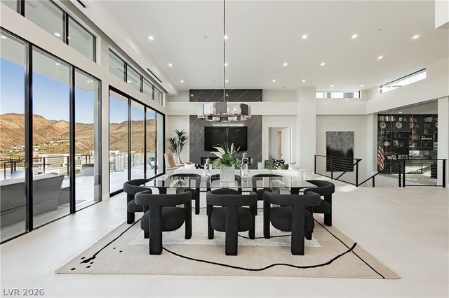 658 Dragon Peak Drive, Henderson, NV 89012