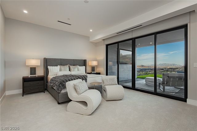 658 Dragon Peak Drive, Henderson, NV 89012
