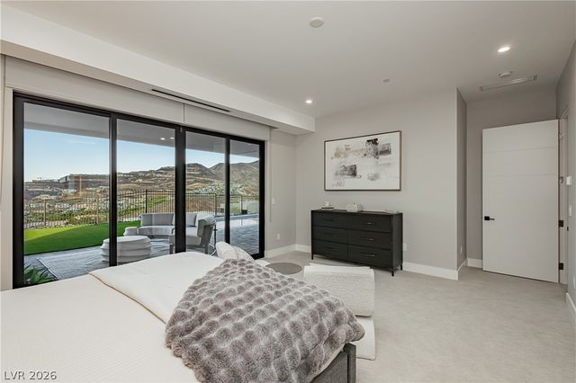 658 Dragon Peak Drive, Henderson, NV 89012