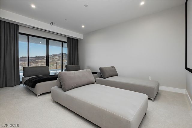 658 Dragon Peak Drive, Henderson, NV 89012