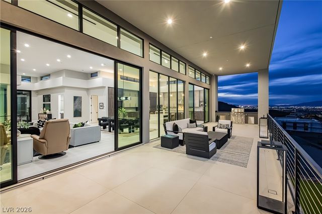 658 Dragon Peak Drive, Henderson, NV 89012