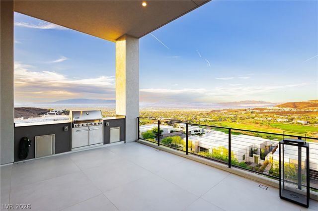 658 Dragon Peak Drive, Henderson, NV 89012