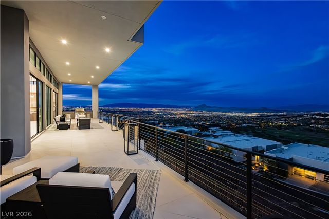 658 Dragon Peak Drive, Henderson, NV 89012