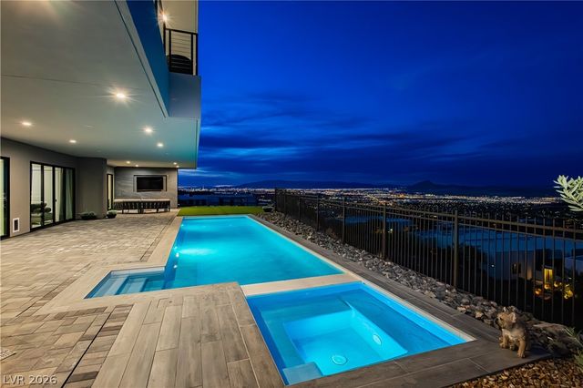 658 Dragon Peak Drive, Henderson, NV 89012