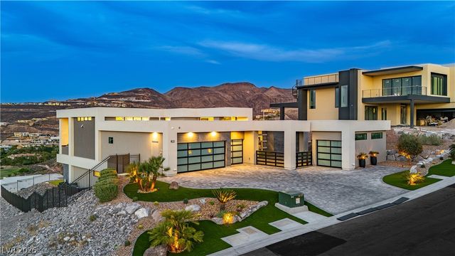 658 Dragon Peak Drive, Henderson, NV 89012