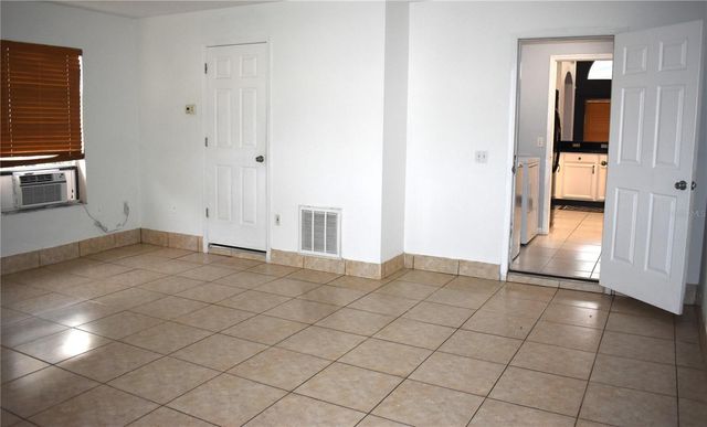 436 LAKE SHORE PARKWAY, Davenport, FL 33896