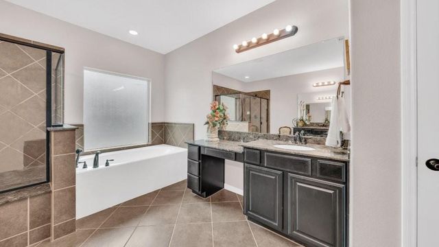 737 Cumberland Ridge Lane, League City, TX 77573