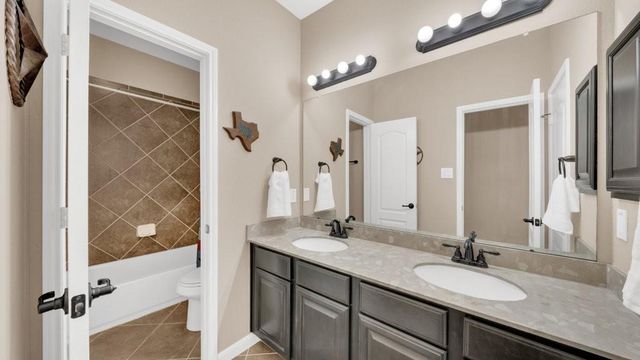 737 Cumberland Ridge Lane, League City, TX 77573