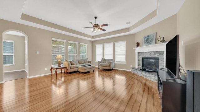 737 Cumberland Ridge Lane, League City, TX 77573