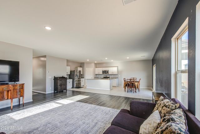 9611 W ALBENIZ Place, Tolleson, AZ 85353