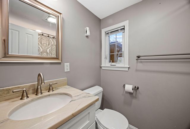 10 Eastover, South Dennis, MA 02660